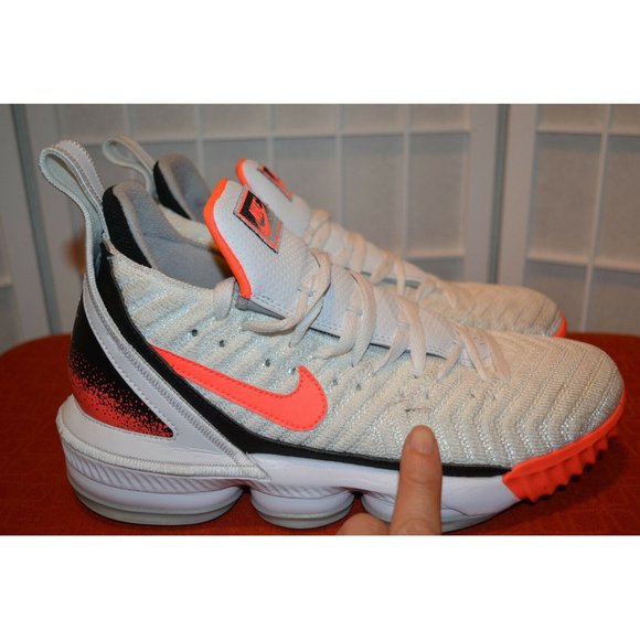Nike Air Zoom Lebron 16 \